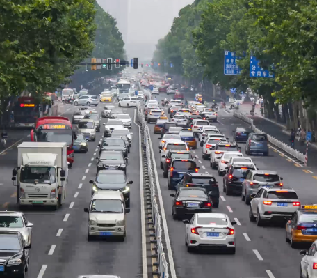 开车前往豆贵妃豆制品厂
