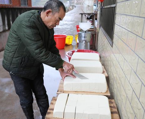 老师傅做豆腐